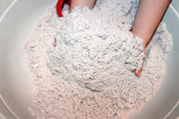 Кинетический песок – польза для детей