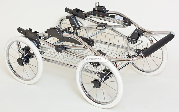 Сложенное шасси коляски Inglesina Vittoria
