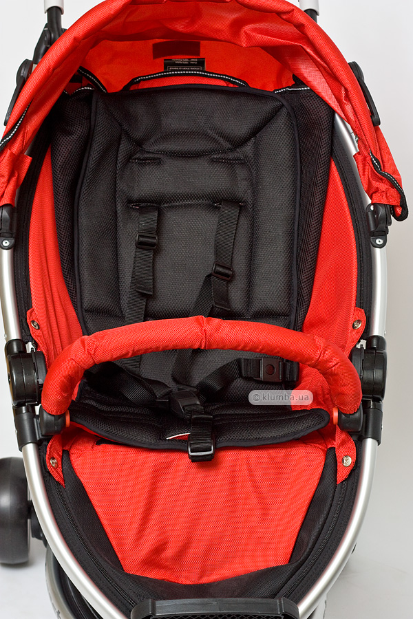 Прогулочная трехколесная коляска TFK Buggster S